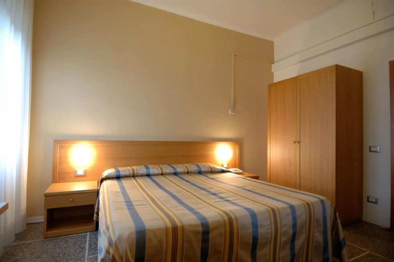 Hotel Moderno Pisa 2*,  Italy