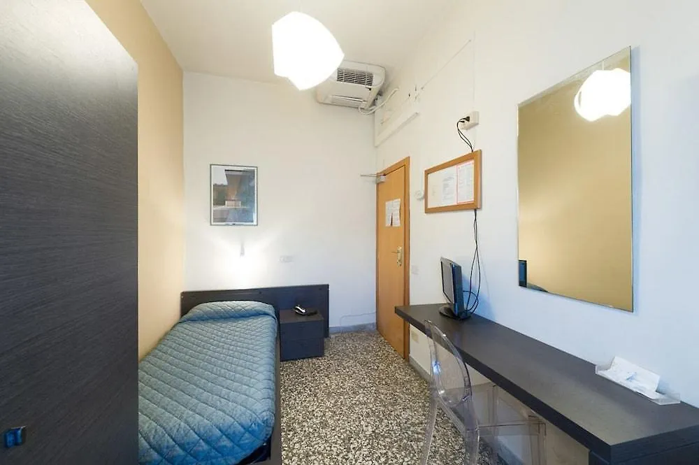 Hotel Moderno Pisa 2*,  Italy