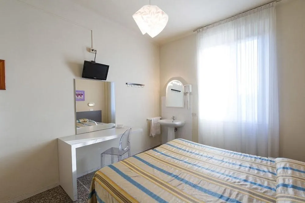 Hotel Moderno Pisa 2*,  Italy