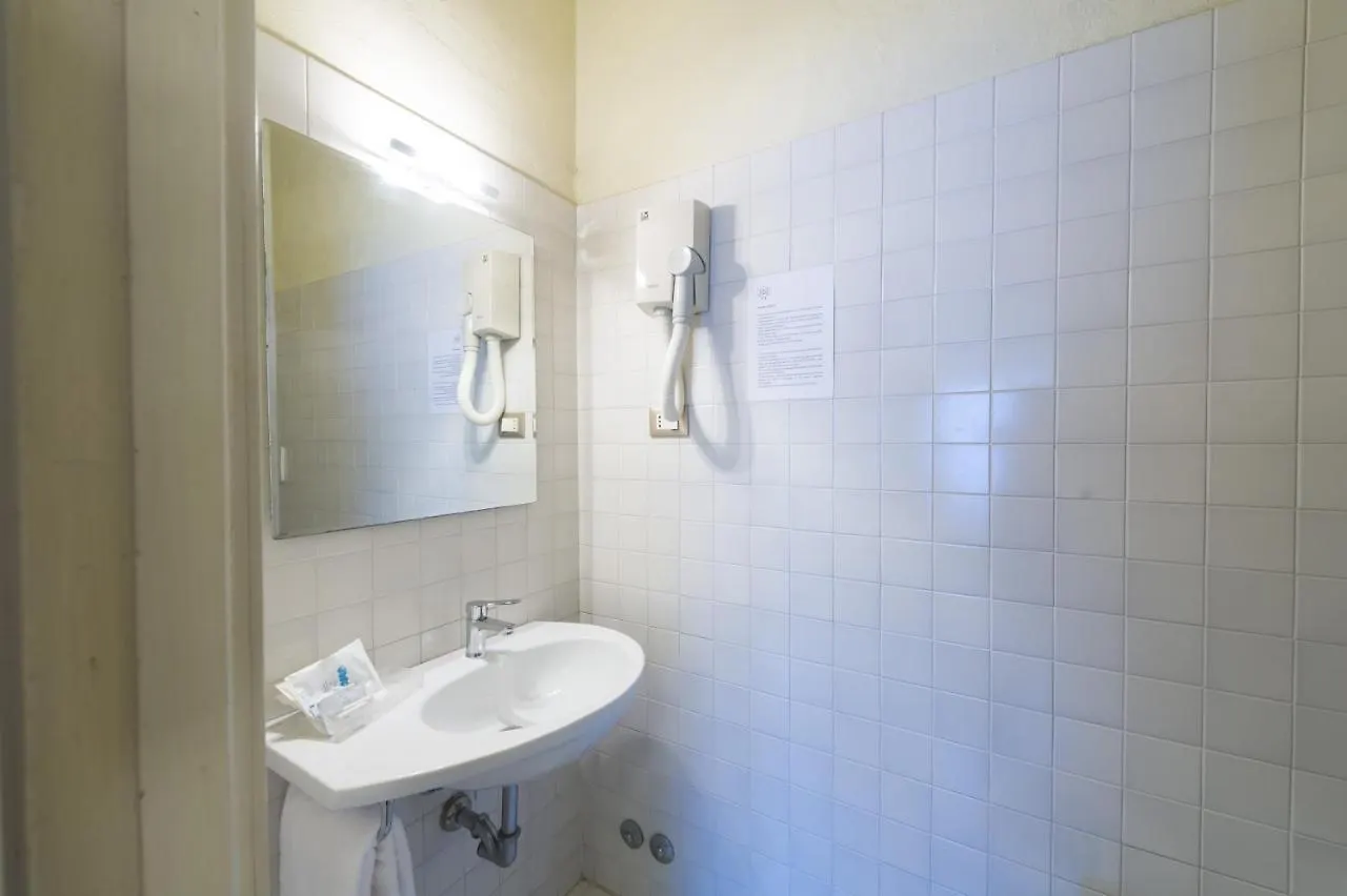 **  Hotel Moderno Pisa Italy